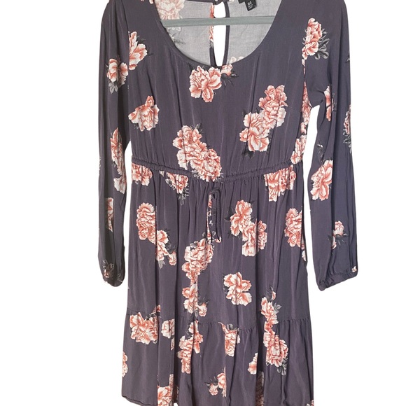 torrid Dresses & Skirts - Torrid Floral Women’s Dress - size 0 (large)